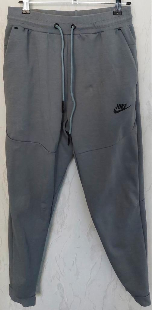 Nike Tech Fleece Joggingbroek - Maat M, Kleding | Heren, Sportkleding, Gedragen, Algemeen, Maat 48/50 (M), Grijs, Ophalen of Verzenden