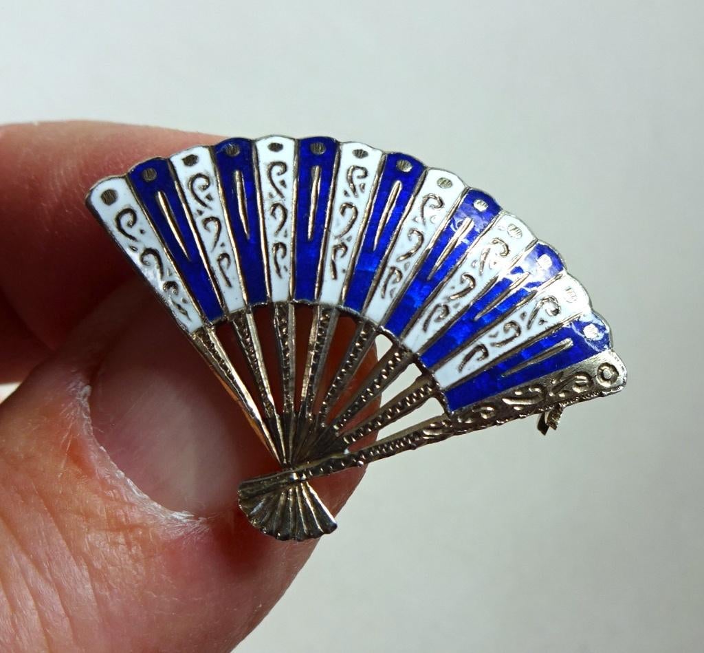 Vintage Siam zilver broche: waaier. Verguld + emaille, Sieraden, Tassen en Uiterlijk, Antieke sieraden, Ophalen of Verzenden, Zilver