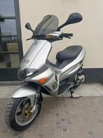 ⭐️Gilera runner 50cc dd zilvergrijs brom 11776 kilometer⭐️, Fietsen en Brommers, Scooters | Piaggio, Ophalen of Verzenden, Zo goed als nieuw