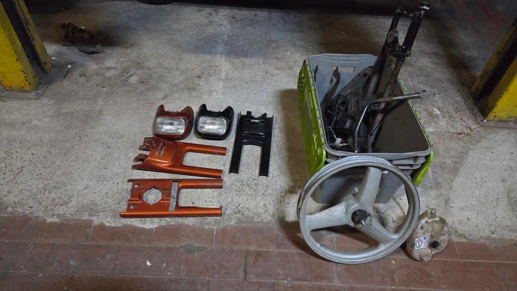 diversen peugeot fox onderdelen, Fietsen en Brommers, Brommers | Peugeot, Ophalen, Gebruikt