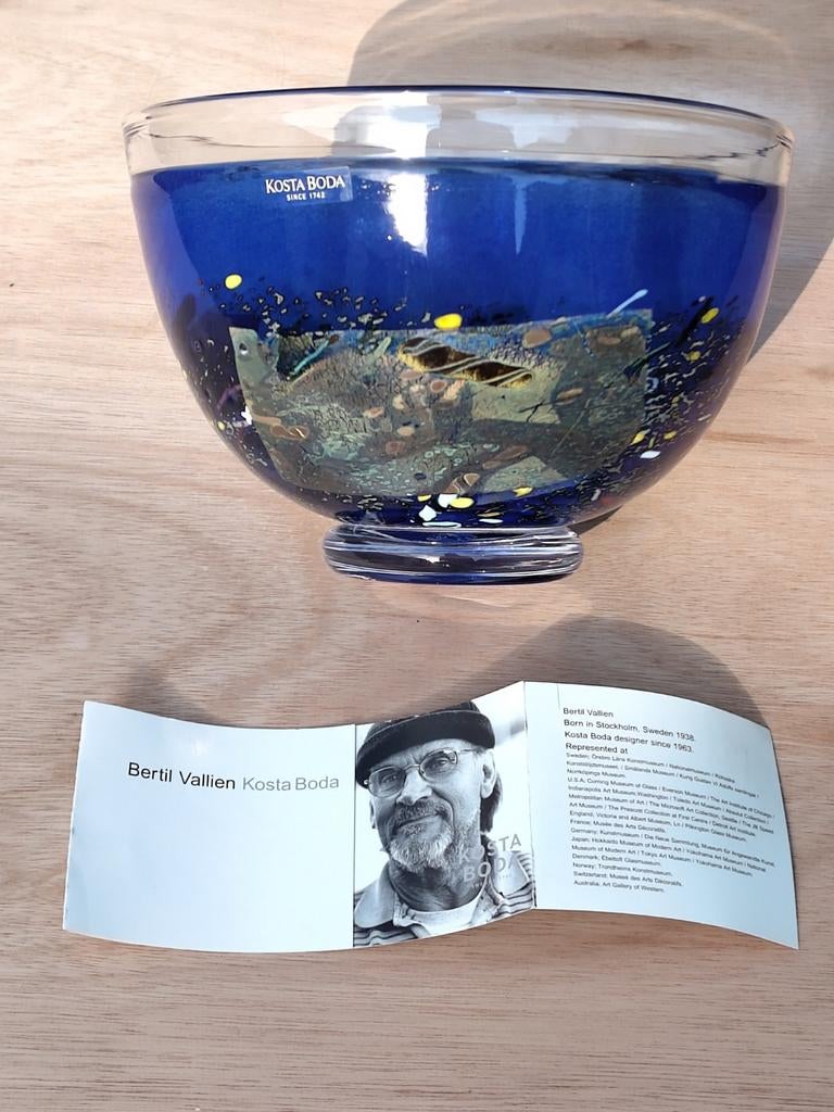 Kosta Boda Satellite schaal - Bertil Vallien - Kobaltblauw, Antiek en Kunst, Antiek | Glas en Kristal, Ophalen of Verzenden