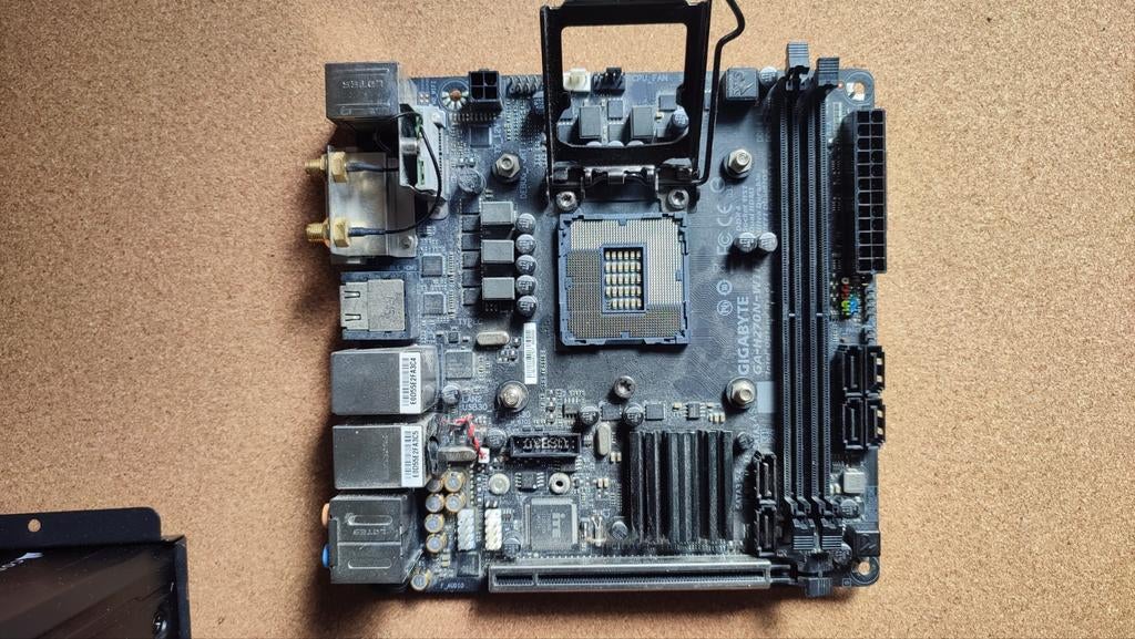 Gigabyte GA-H270N-WIFI Mini ITX moederbord, Gebruikt, LGA 1151, DDR4, Ophalen of Verzenden