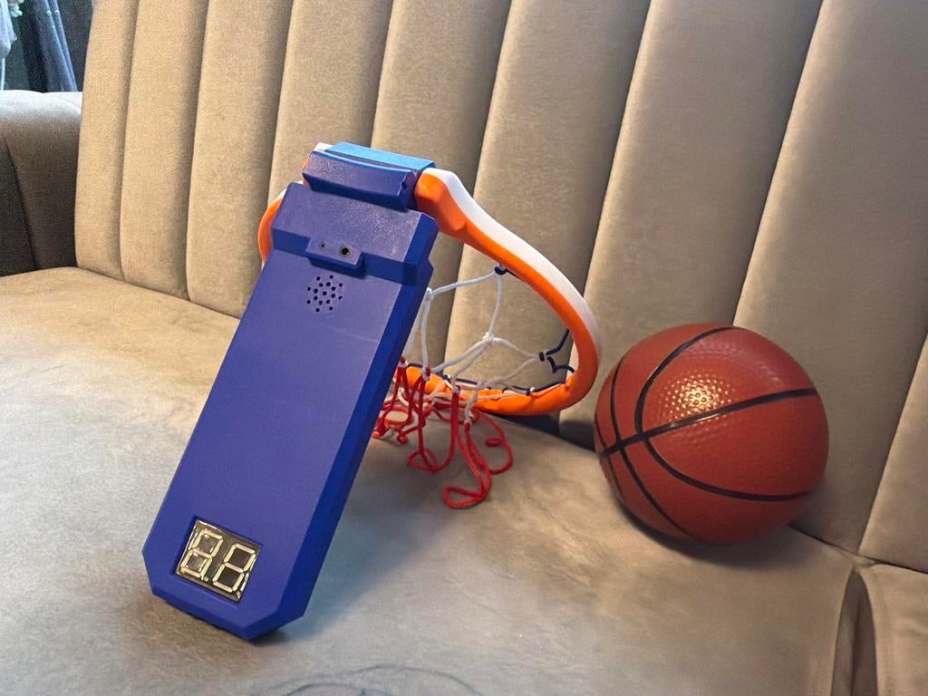 Mini basketbalring met scoreteller en bal, Sport en Fitness, Basketbal, Ophalen of Verzenden, Zo goed als nieuw, Ring, Bord of Paal