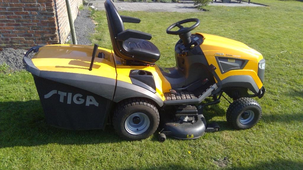 Stiga zitmaaier met opvang, Tuin en Terras, Zitmaaiers, Ophalen, Versnellingen, Stiga, Zo goed als nieuw