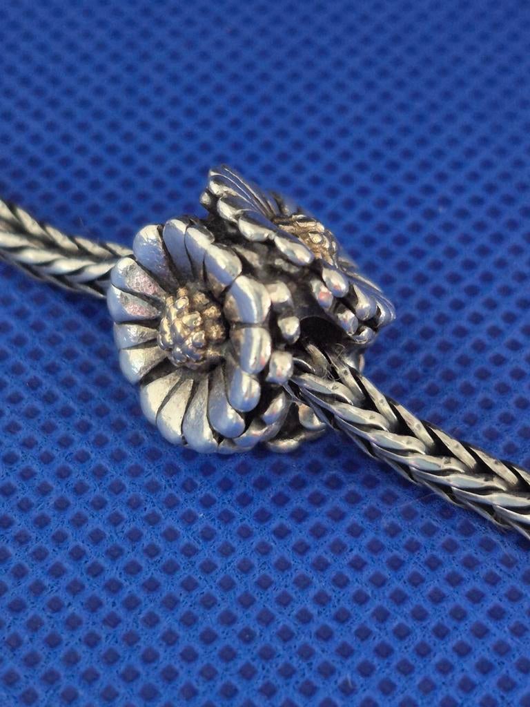 Trollbeads Trollbead originele Madeliefjes bedel., Sieraden, Tassen en Uiterlijk, Bedels, Ophalen of Verzenden, Zo goed als nieuw