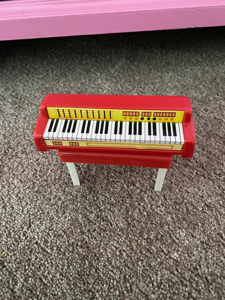 Barbie sindy keyboard pop singer, Verzamelen, Poppen, Ophalen of Verzenden, Gebruikt, Accessoires