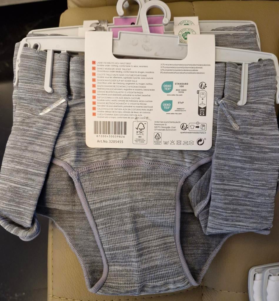 Dames ondergoed Nieuw Maat S/M 1€ per stuk, Kleding | Dames, Ondergoed en Lingerie, Sensabelle, Ophalen of Verzenden, Zwart, Slip