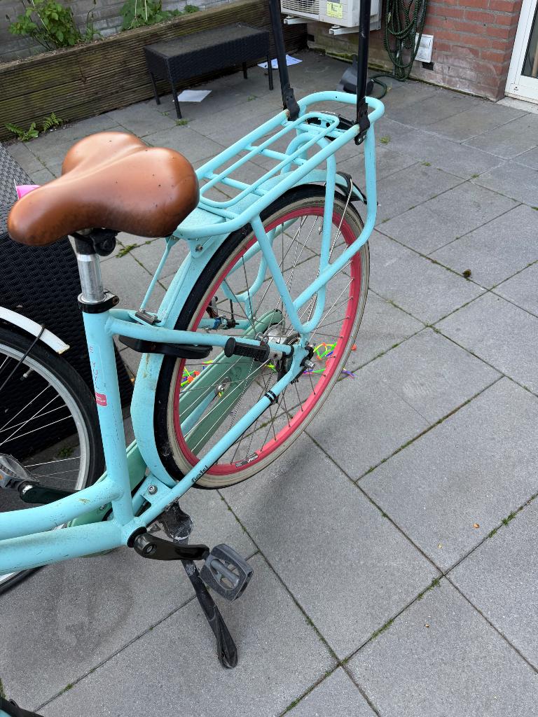 2 fietsen, Ophalen, Versnellingen, Gazelle, Trommelrem
