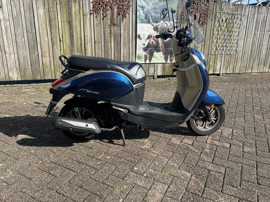 Sim Mio 50i Scooter - Nieuwe uitlaat nodig, Fietsen en Brommers, Brommeronderdelen | Scooters, Ophalen, Gebruikt, Uitlaat, SYM