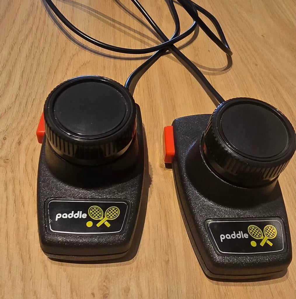 Atari / Commodore Paddle Controllers, Spelcomputers en Games, Spelcomputers | Atari, Gebruikt, Overige modellen, Met 2 controllers