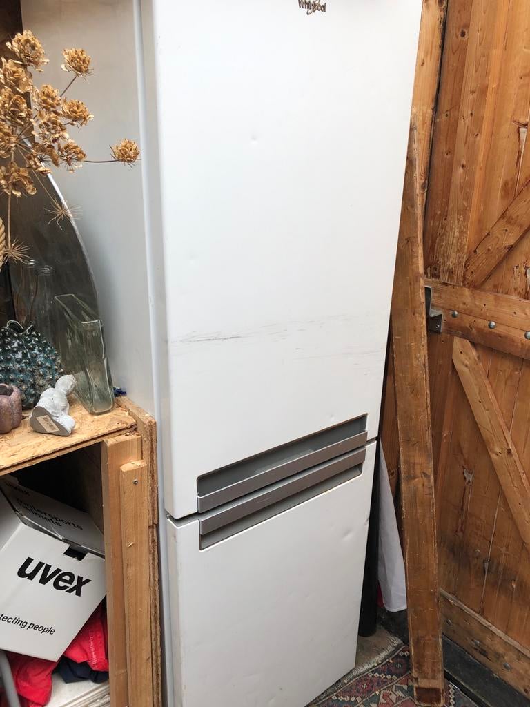 Koelkast met vriesvak - lades kapot, vriest nog wel, Witgoed en Apparatuur, Koelkasten en IJskasten, Ophalen, Gebruikt, Met aparte vriezer