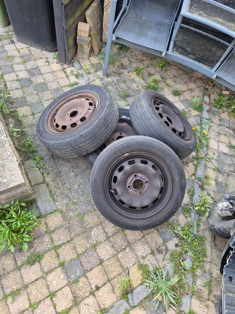 Velgen met banden 14 inch voor Ford Fiesta 2005, Ophalen of Verzenden, Gebruikt