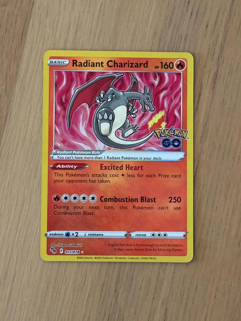 Radiant Charizard, Hobby en Vrije tijd, Verzamelkaartspellen | Pokémon, Ophalen, Zo goed als nieuw