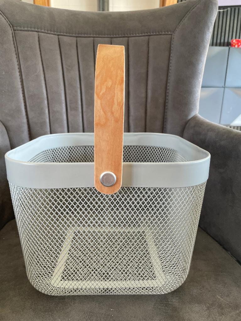Opbergmand met houten handvat – IKEA, Huis en Inrichting, Woonaccessoires | Schalen en Manden, Mand, Vierkant, Nieuw, Ophalen of Verzenden