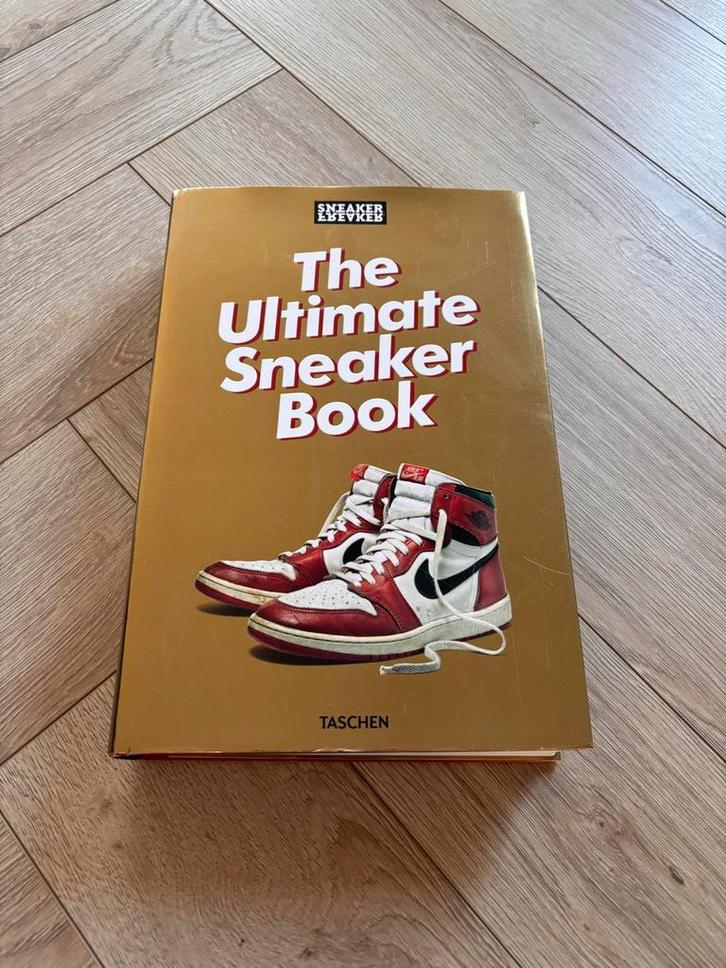 The Ultimate Sneaker Book - Taschen, Boeken, Overige Boeken, Zo goed als nieuw, Ophalen of Verzenden