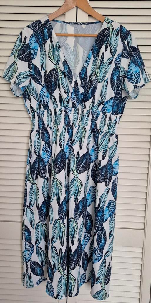 Zomerse jurk met tropische print, Blauw, Maat 42/44 (L), Ophalen of Verzenden, Onder de knie