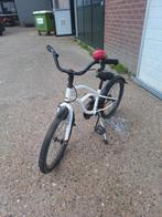 Witte kinderfiets, Ophalen