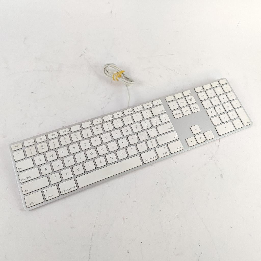 Apple Wired keyboard A1243 || Nu voor maar € 19.99, Gebruikt, Ophalen of Verzenden, X, X