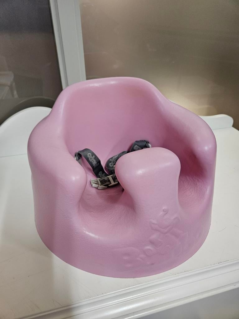 Bumbo roze, Kinderen en Baby's, Kinderstoelen, Ophalen of Verzenden, Zo goed als nieuw, Overige typen, Gordel(s)