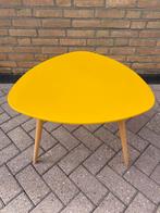 Geel bijzet of salontafeltje, Ophalen, Gebruikt, 50 tot 100 cm, 50 tot 100 cm