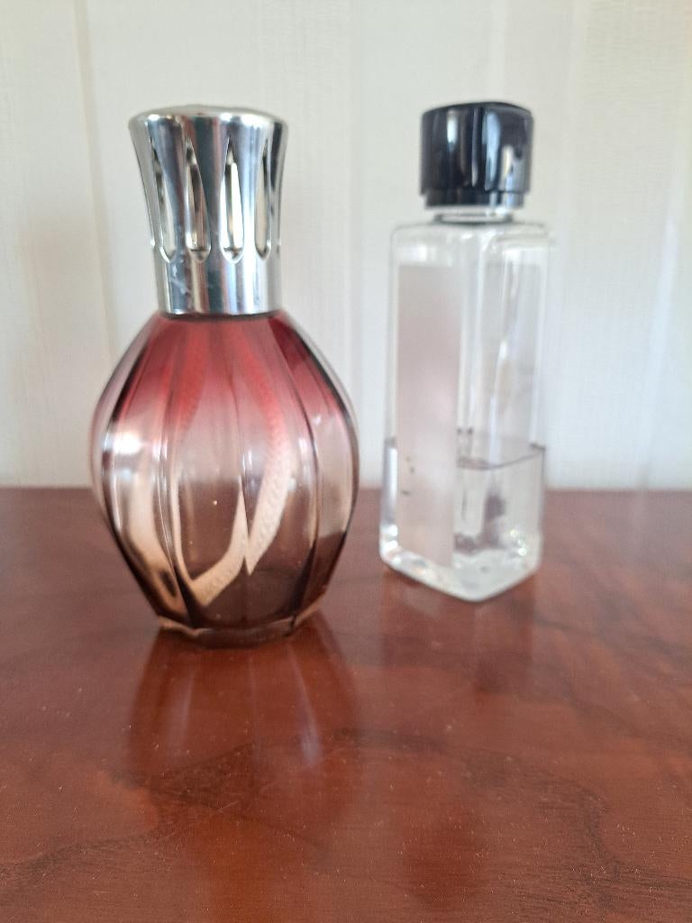 Mooie Lampe berger met fles olie, Ophalen of Verzenden, Zo goed als nieuw, Roze, Glas