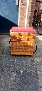 Mooie rieten viskoffer, Watersport en Boten, Hengelsport | Algemeen, Ophalen, Zo goed als nieuw