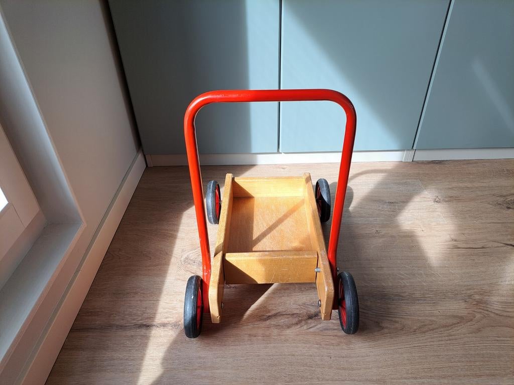 Houten loopwagen Van Bueren, Ophalen