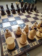 Handgemaakt houten schaakspel in box - jaren 90, Een of twee spelers, Onbekend, Ophalen of Verzenden, Zo goed als nieuw