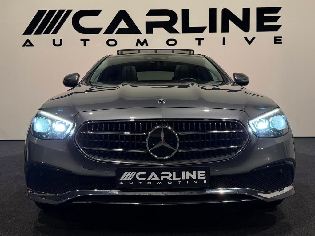 Mercedes-Benz E-klasse 300 e AMG Line PANO MASSAGE VIRTUAL S, Auto's, Mercedes-Benz, Achterwielaandrijving, Gebruikt, 4 cilinders