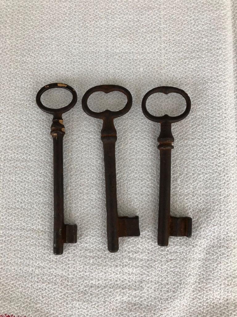 3 oude antieke sleutels, Ophalen of Verzenden