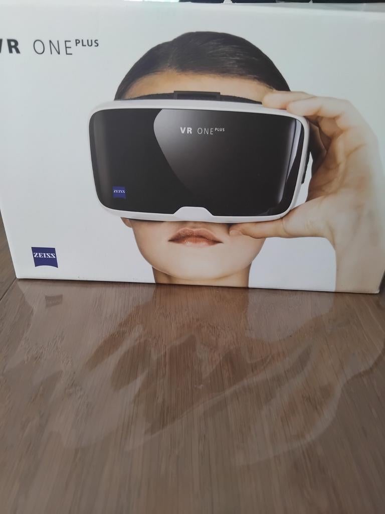 Zeiss VR One Plus Virtual Reality Bril, Ophalen, Zo goed als nieuw, VR-bril, Telefoon