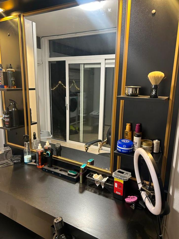 Kaptafel kapper/barber met spiegel en opbergruimte, Huis en Inrichting, Tafels | Kaptafels, Gebruikt, 150 tot 200 cm, 100 tot 150 cm