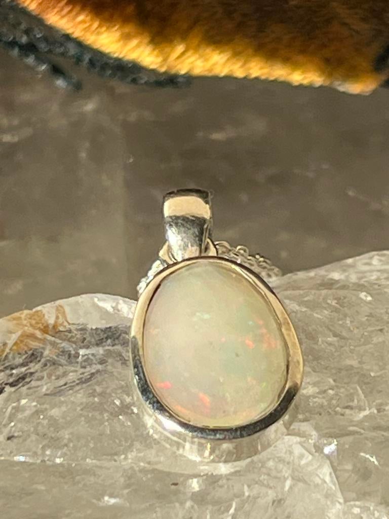 Edelopaal opaal hanger beschermt vreugde welvaart love, Ophalen of Verzenden, Nieuw, Zilver, Met edelsteen