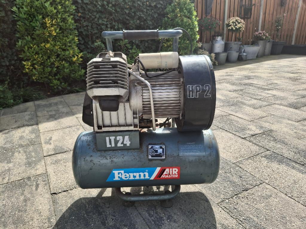 Compressor, Doe-het-zelf en Verbouw, Compressors, 25 tot 100 liter, Ophalen, Gebruikt, Minder dan 200 liter/min