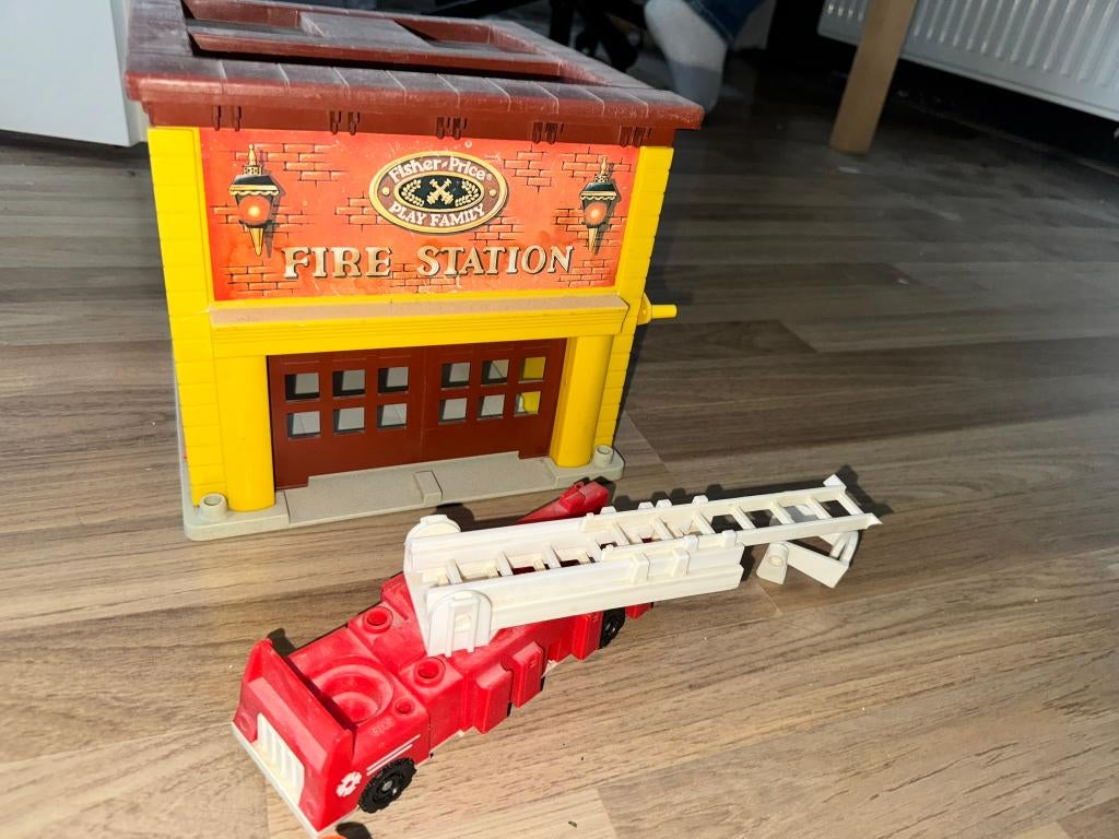 928 fisher price vintage brandweerkazerne, Ophalen of Verzenden, Gebruikt, Speelset