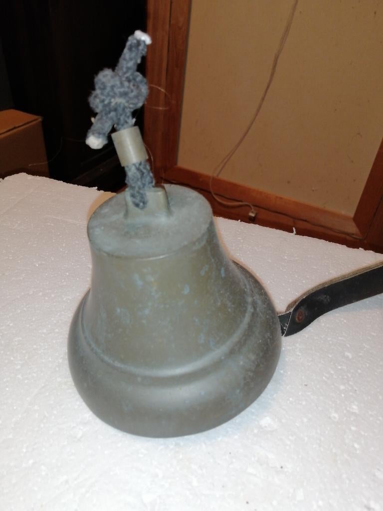 Groot bronzen bel, 13x13cm, Ophalen of Verzenden, Koper