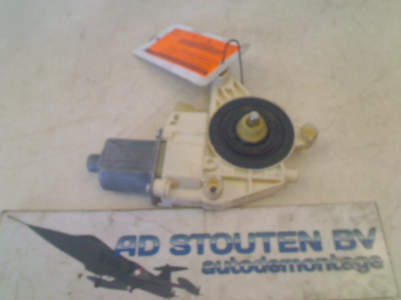 Motor Raammechaniek Links Voor C Estate (S204) 2008, Gebruikt, Mercedes-Benz AG, Mercedes-Benz, Mercedesstraße 120, Stuttgart 70372, , Duitsland