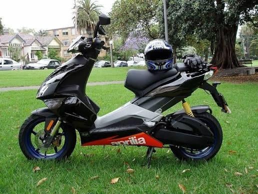 Aprillia sr factory onderdelen te koop, Fietsen en Brommers, Scooters | Aprilia, Ophalen of Verzenden, Gebruikt, Benzine, SR 50
