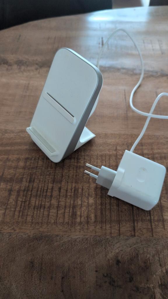Draadloze oplader OnePlus Warp Charge 30, Telecommunicatie, Mobiele telefoons | Telefoon-opladers, Gebruikt, Overige merken, Ophalen of Verzenden