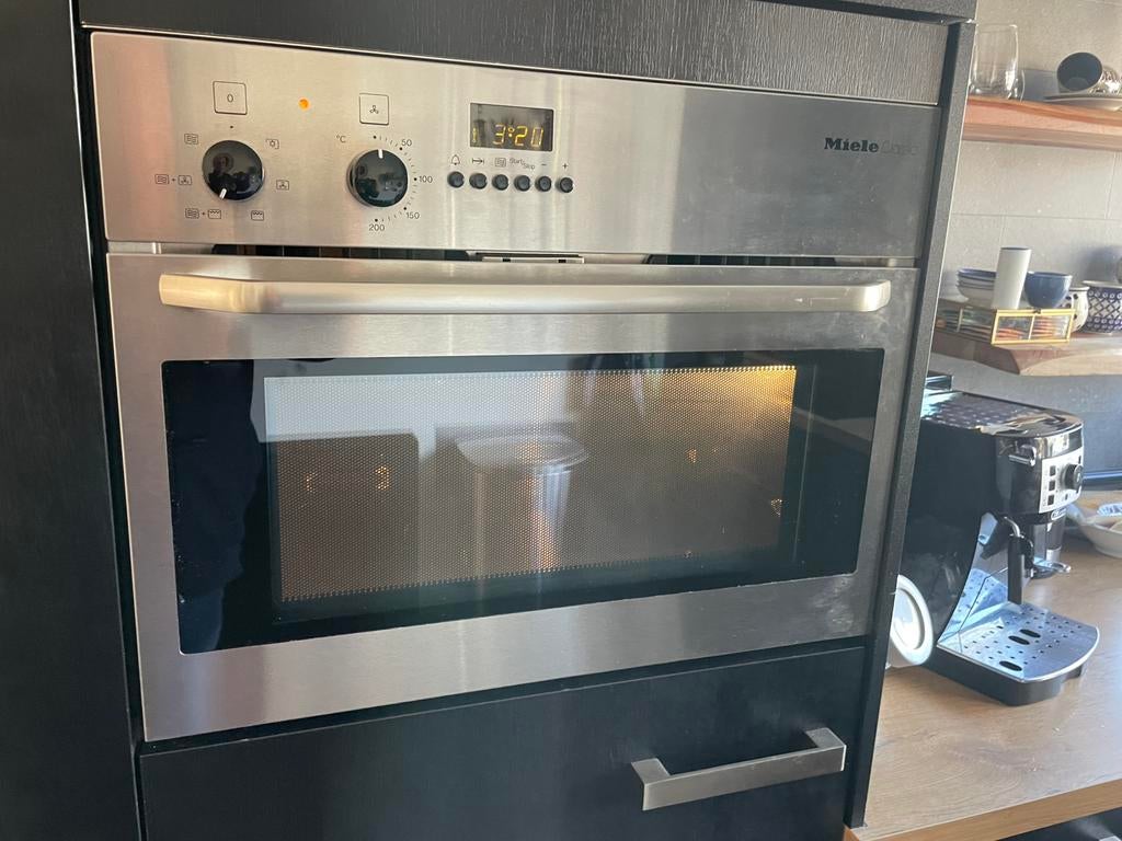 MIELE classic. Combimagnetron defect !, 45 tot 60 cm, Gebruikt, Ophalen of Verzenden, Oven met grill