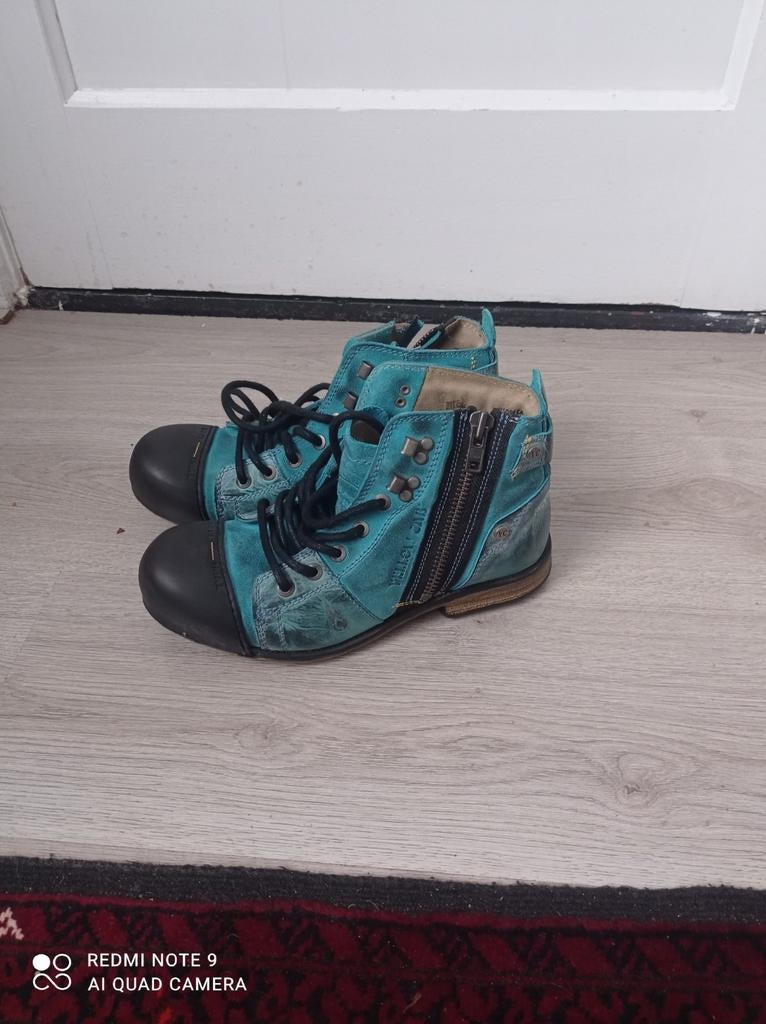 YELLOW CAB Shoes - Boots INDUSTRIAL light blue
Maat 40, Kleding | Heren, Schoenen, Ophalen of Verzenden, Blauw, Boots