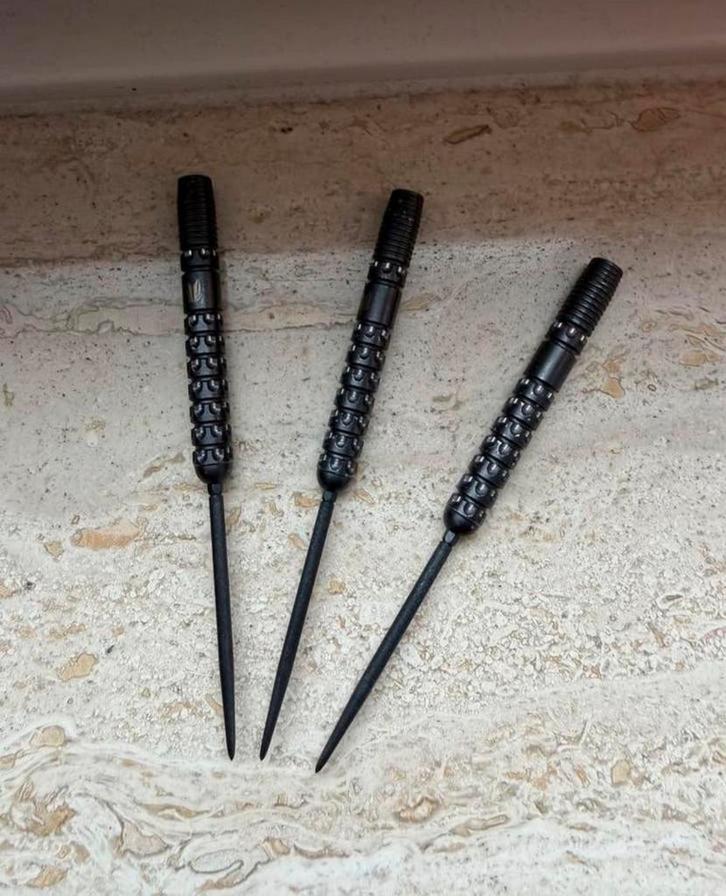 Target Luke Littler G1 90% Swiss Point Dartpijlen 23gram, Sport en Fitness, Darts, Nieuw, Pijlen, Ophalen