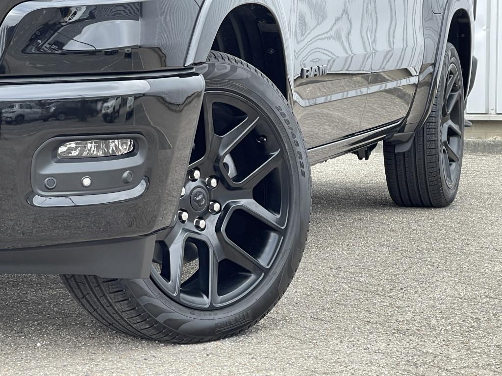 Dodge Ram 1500 MY2025 BPM Vrij 4x4 Crew Cab Laramie Night, Automaat, Gebruikt, Zwart, Bedrijf