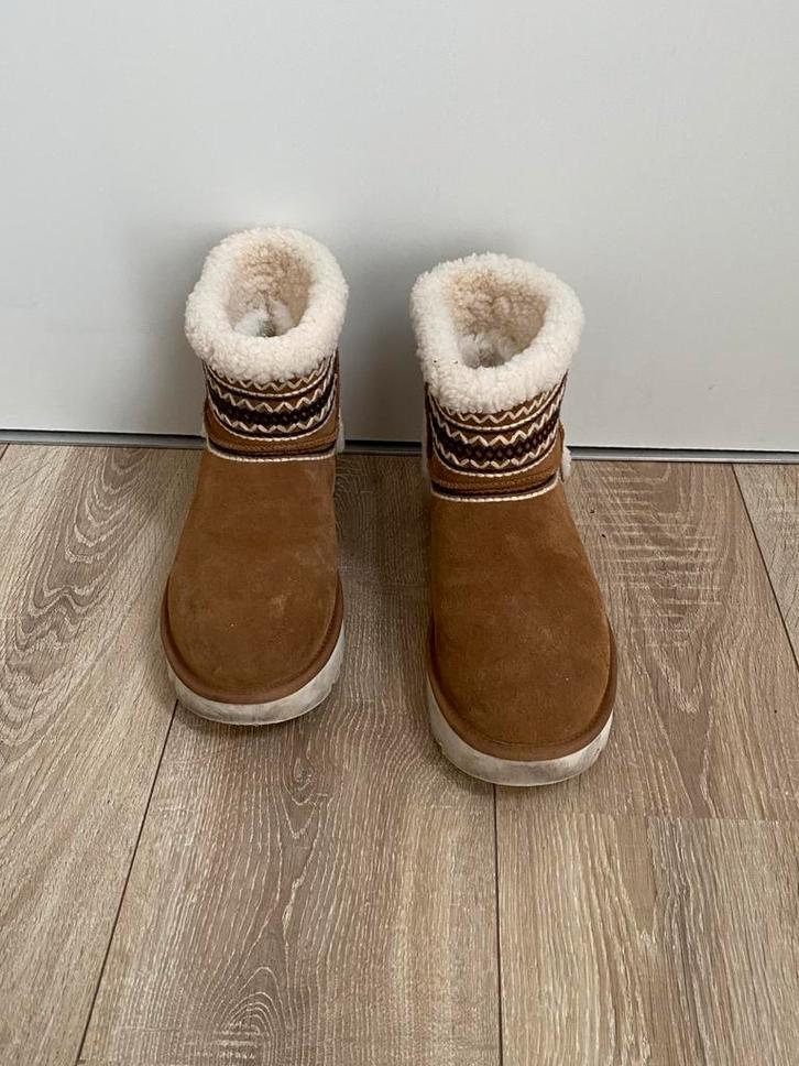Mooie bruine UGG boots maat 41, Kleding | Dames, Schoenen, Zo goed als nieuw, Lage of Enkellaarzen, Bruin, Ophalen of Verzenden