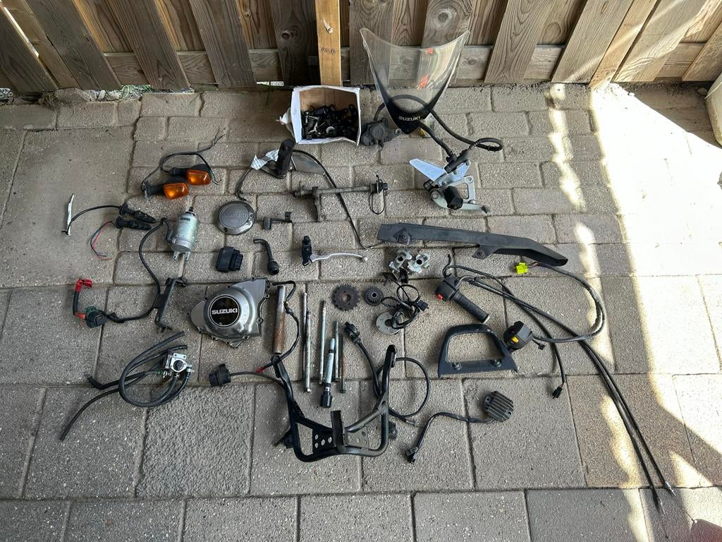 Suzuki motoronderdelen - Diverse gebruikte onderdelen, Motoren, Ophalen, Gebruikt