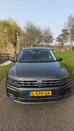 VW Tiguan 1.5 TSI DSG High/Exec.-APK 2028!, 4 cilinders, Alcantara, 75 €/maand, Grijs