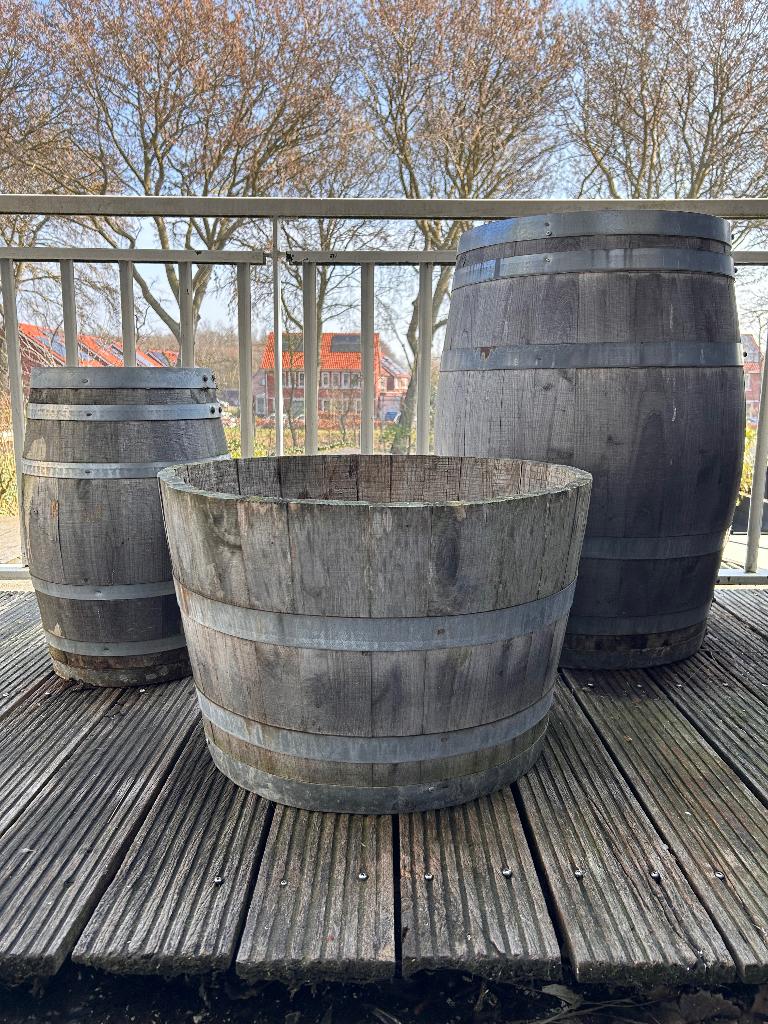 Set houten wijnvaten / houten tonnen, Tuin en Terras, Bloembakken en Plantenbakken, Ophalen, Gebruikt, Rond, Balkon