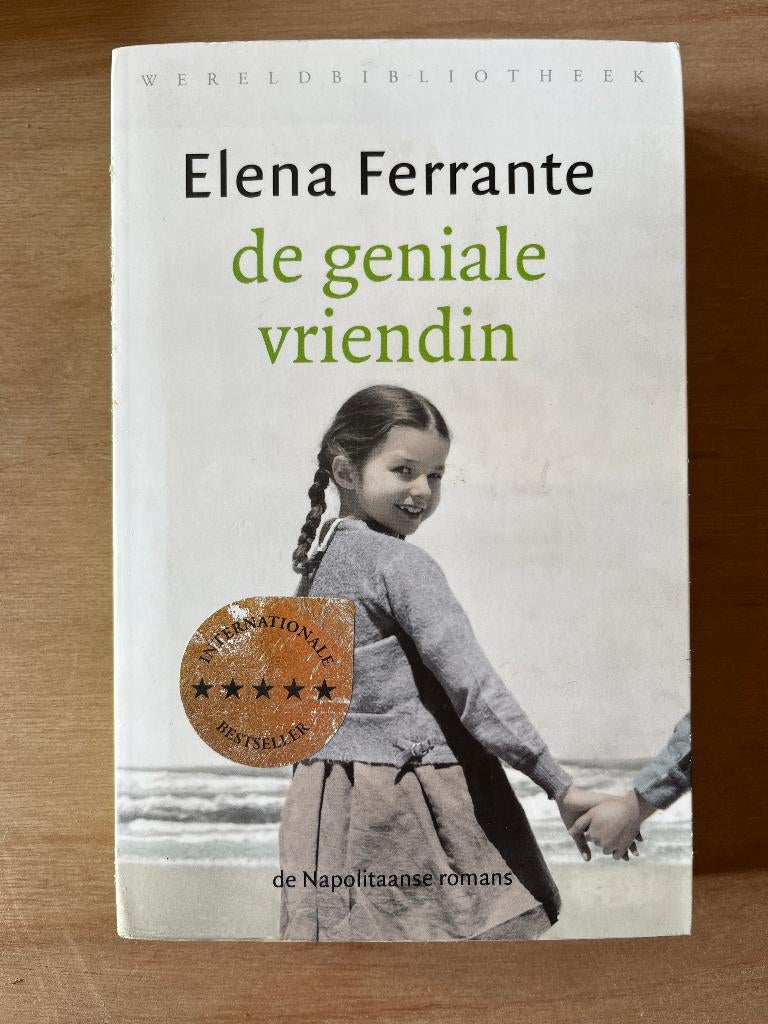 boek: De geniale vriendin, Elena Ferrante, Boeken, Ophalen of Verzenden, Zo goed als nieuw, Elena Ferrante, Europa overig