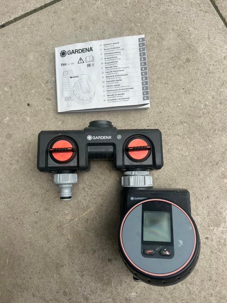 Gardena Micro-Drip besproeiingscomp + 2-weg waterverdeler, Tuin en Terras, Bewateringscomputers, Ophalen of Verzenden, Zo goed als nieuw