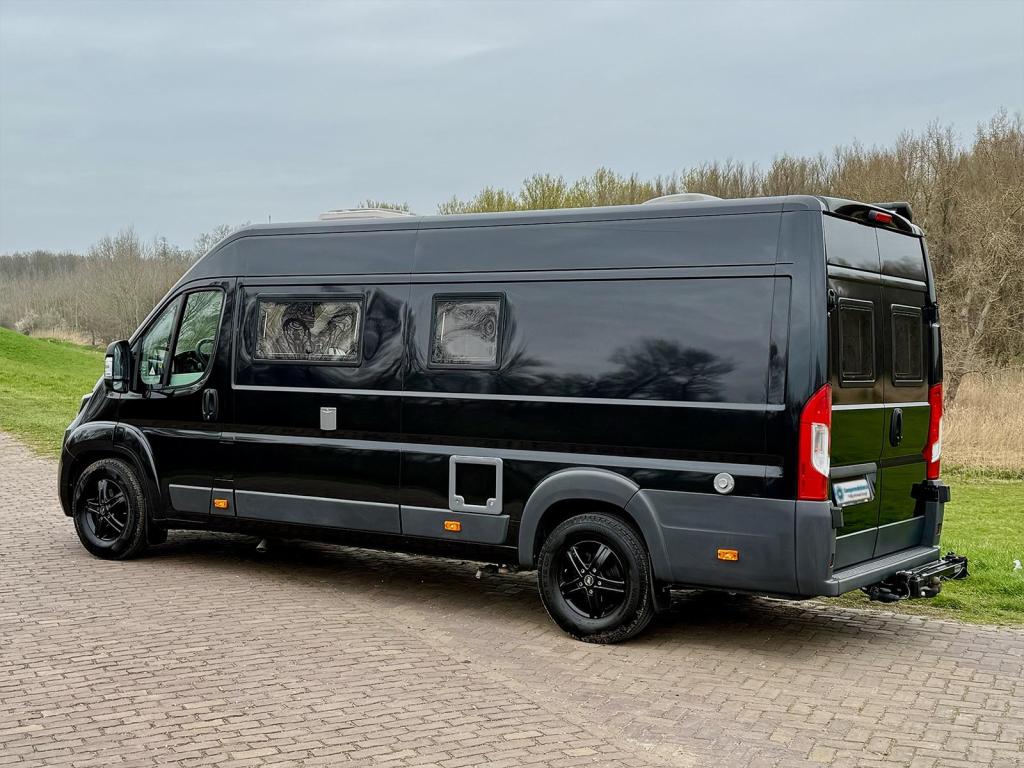 Caravans And Camping Bravia